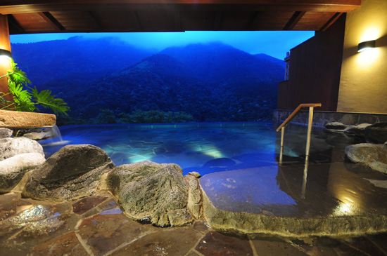 Large Public Open-air Bath and Inner Bath “Tsukishiro”
