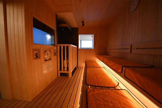 Finnish-style sauna (women's bath)