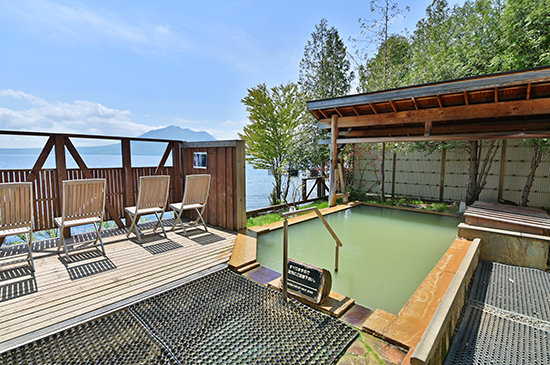 Large open-air panoramic bath (women's)
