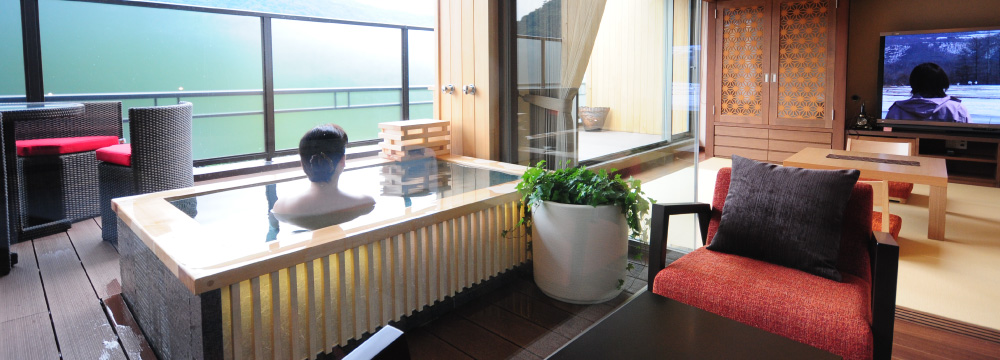 Guest room open-air bath “Kanade” at Rocca