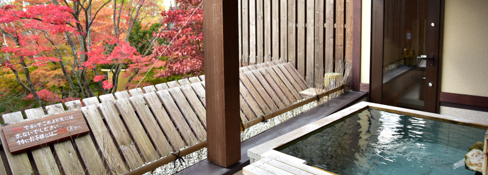 客室「つきみそう」の露天風呂