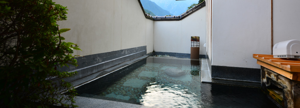 貸切露天風呂「谷川の湯」