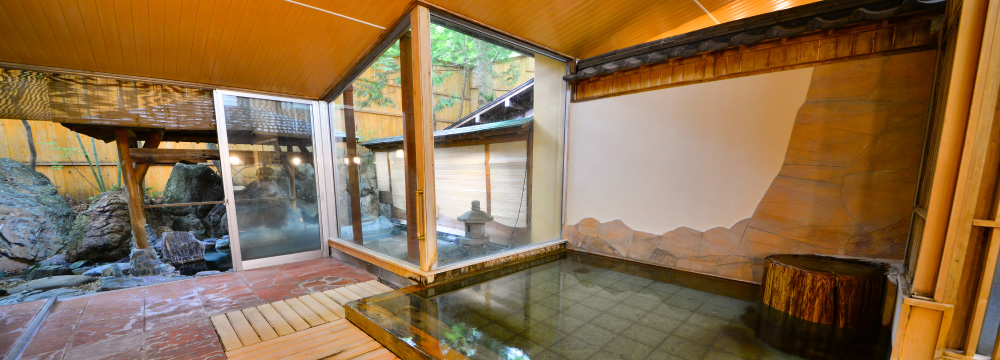 男女別大浴場と露天風呂